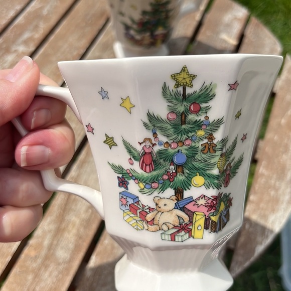 NIKKO Set of two Christmastime Nikki Japan mugs - Picture 4 of 7